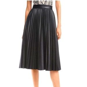 Monteau Black A-Line Skirt